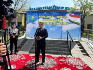 Таджикистан направил гуманитарную помощь в Казахстан