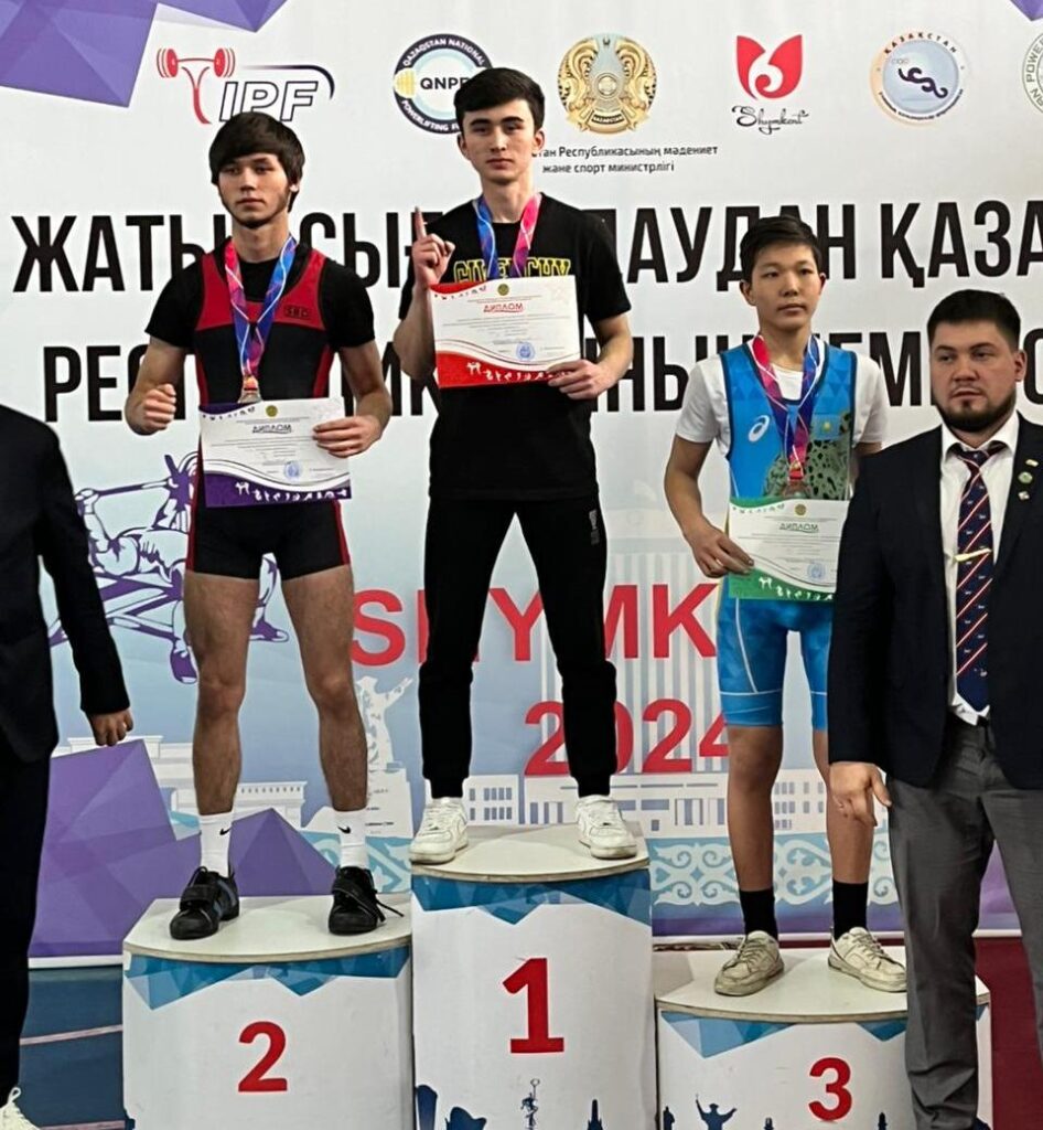 Кто такой Анваржан Рахманкулов? Тренер, который выводит казахстанский пауэрлифтинг на международный уровень