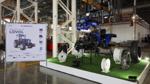 Алихан Смаилов посетил машиностроительные предприятия Костанайской области