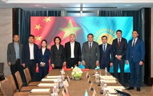 Аким Алматы и руководство Inspur Group обсудили перспективы сотрудничества в сфере цифровых решений 3 Аким Алматы и руководство Inspur Group обсудили перспективы сотрудничества в сфере цифровых решений