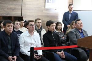 Студенты ВКО провели учебный судебный процесс по противодействию семейному насилию 2 Студенты ВКО провели учебный судебный процесс по противодействию семейному насилию