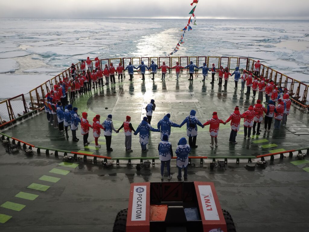 Казахстанские школьники могут отправиться в Арктику с «Ледоколом знаний»