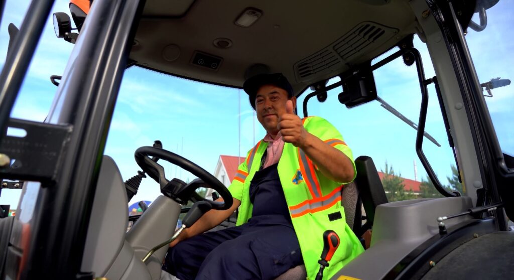 Тракторы LOVOL от AGROMASH укрепляют транспортный потенциал страны