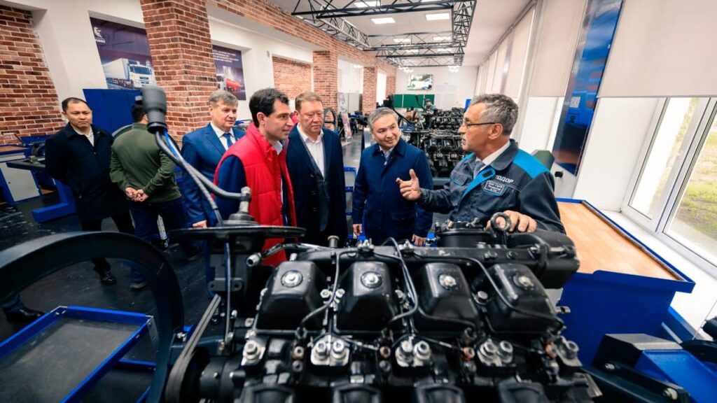 Jetour усиливает позиции: министр ознакомился с автопроизводством в Костанае