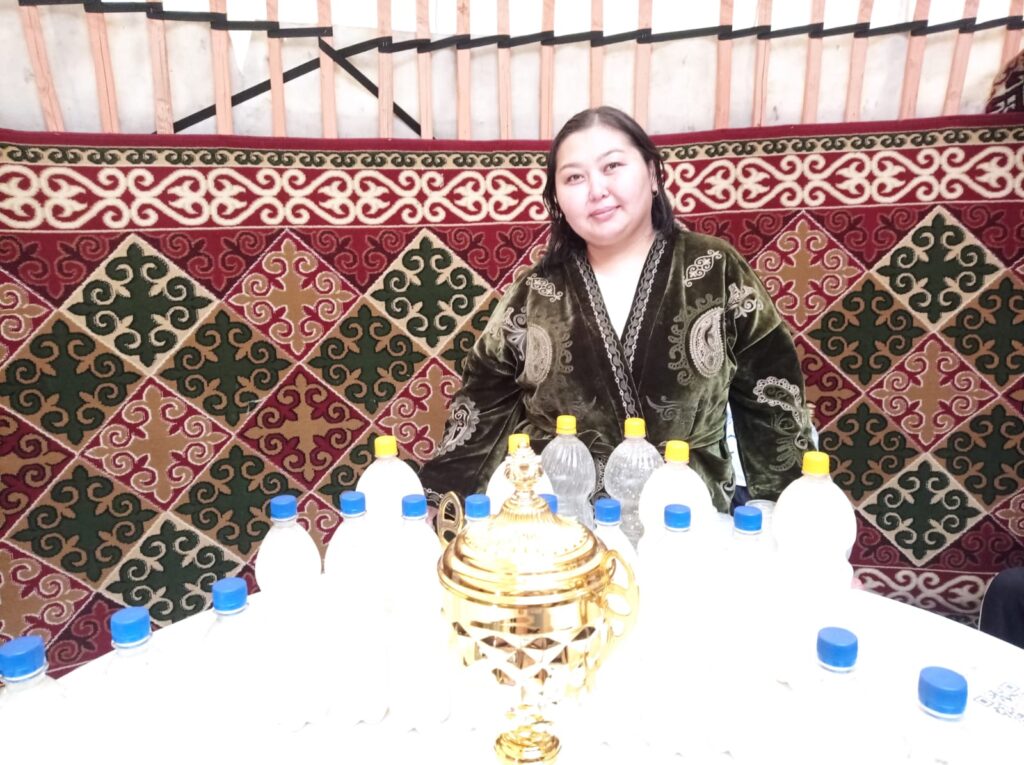 Майский кумыс привезли на праздник Қымызмұрындық 3 Майский кумыс привезли на праздник Қымызмұрындық