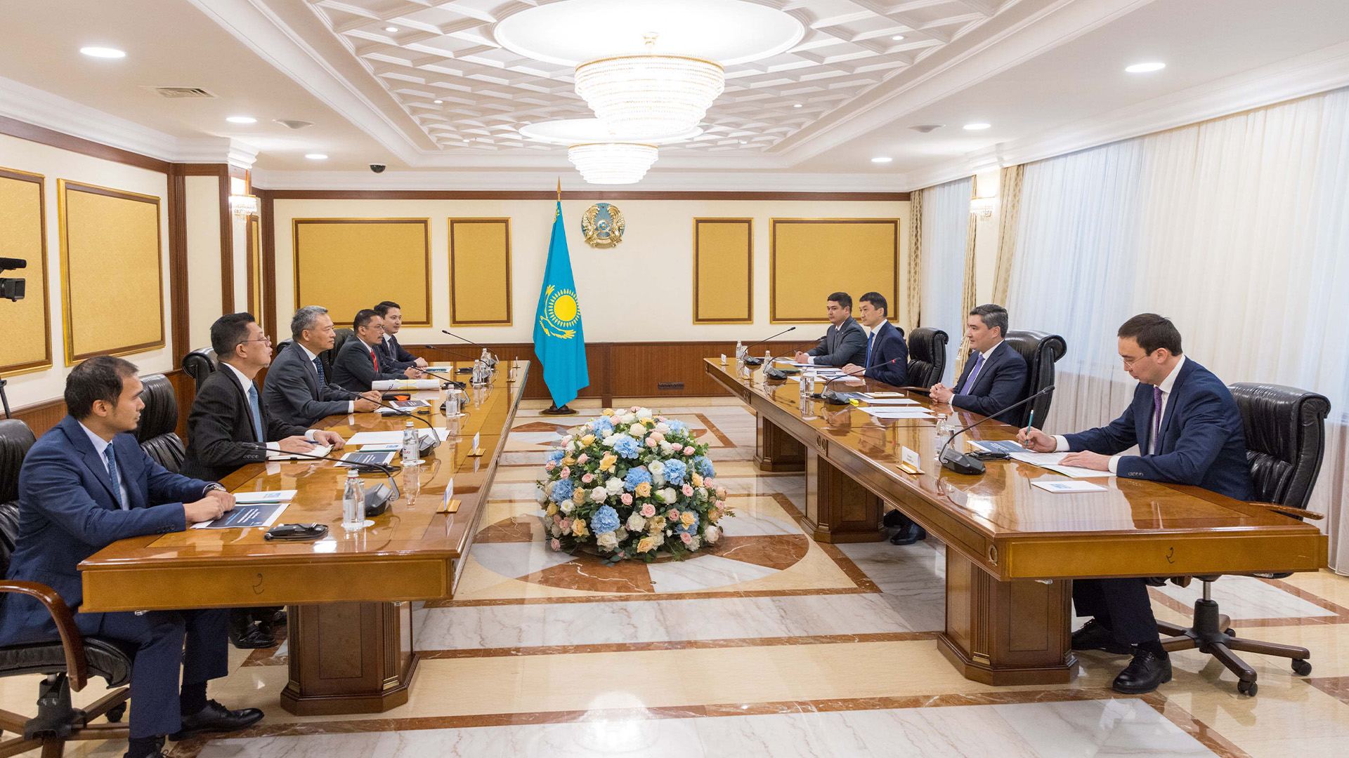 Малайзийская компания планирует запустить производство электромобилей в РК