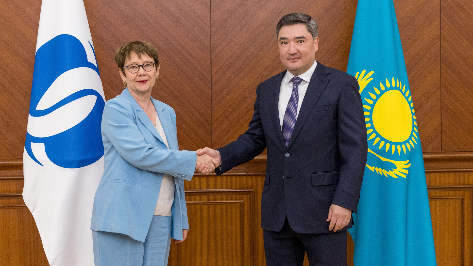 Бектенов обсудил с главой ЕБРР реализацию крупных инфраструктурных проектов в Казахстане