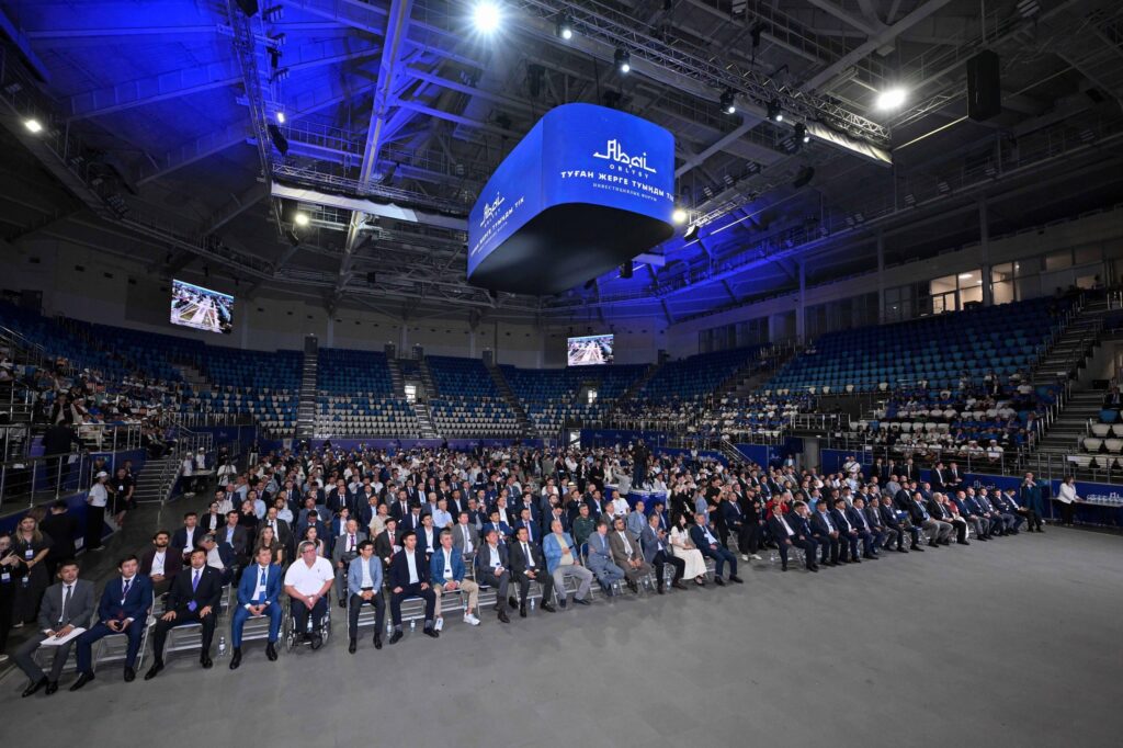В Семее стартовал инвестиционный форум «Туған жерге туыңды тік» 3 В Семее стартовал инвестиционный форум «Туған жерге туыңды тік»