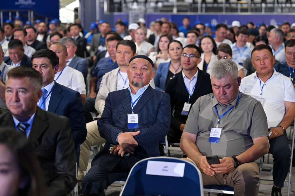 В Семее стартовал инвестиционный форум «Туған жерге туыңды тік» 5 В Семее стартовал инвестиционный форум «Туған жерге туыңды тік»