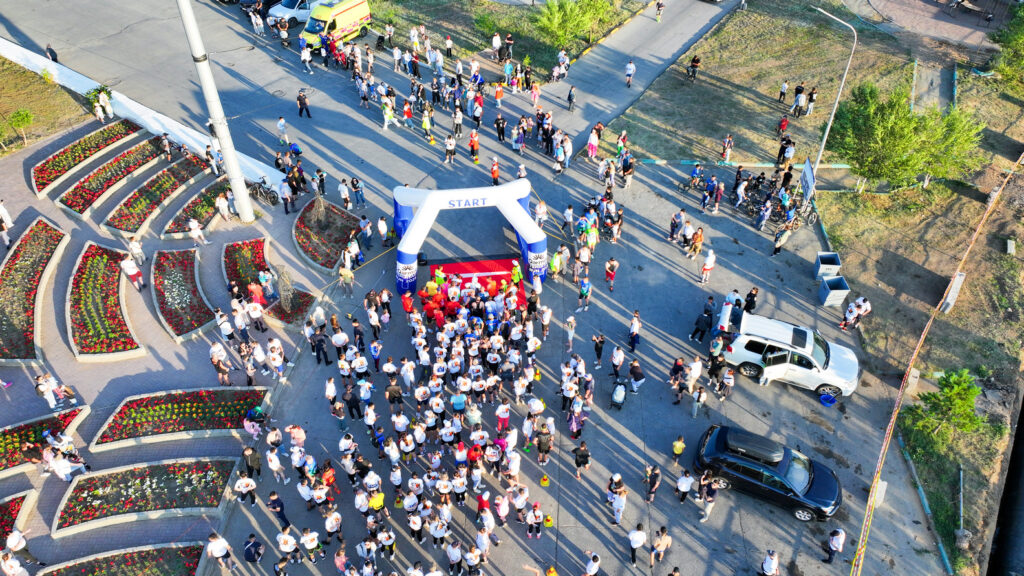 Temirtau Run 2025 собрал сотни участников в День металлурга