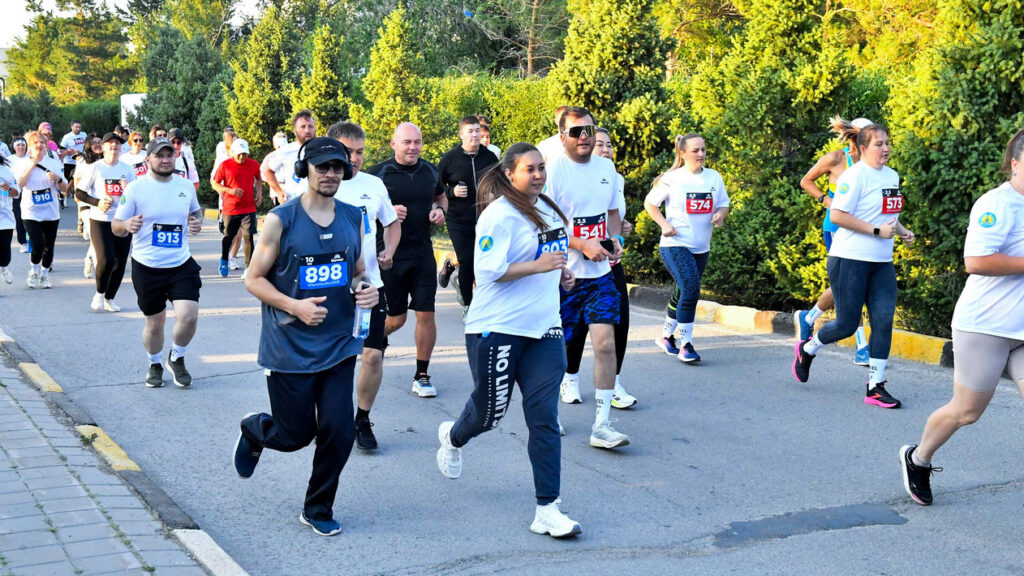 Temirtau Run 2025 собрал сотни участников в День металлурга