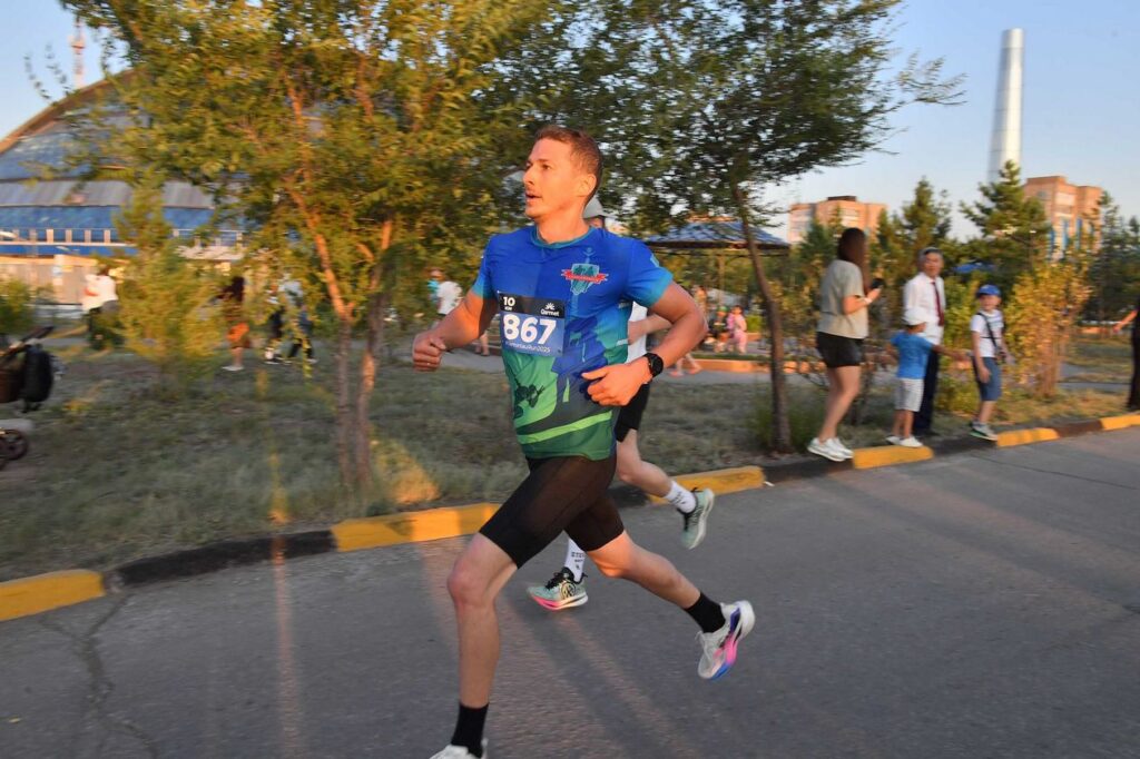 Temirtau Run 2025 собрал сотни участников в День металлурга