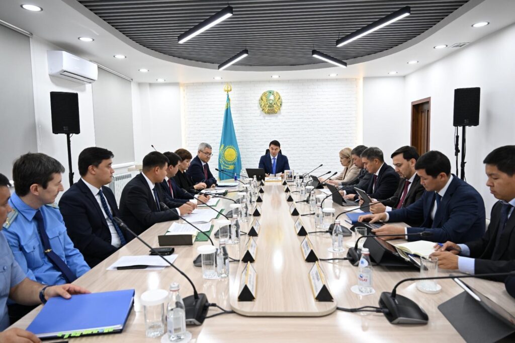 Дархан Сатыбалды поручил ужесточить противопожарные меры на алматинской Барахолке