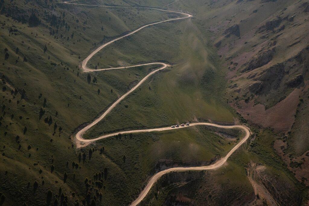 Тур с Jetour «Путь кочевников»: Покоряя неизведанные уголки Тянь-Шаня 8 Тур с Jetour «Путь кочевников»: Покоряя неизведанные уголки Тянь-Шаня