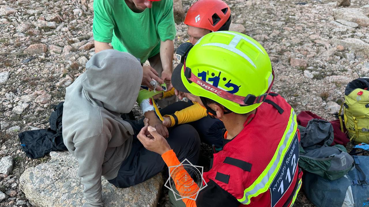 photo 5246914362021639021 y