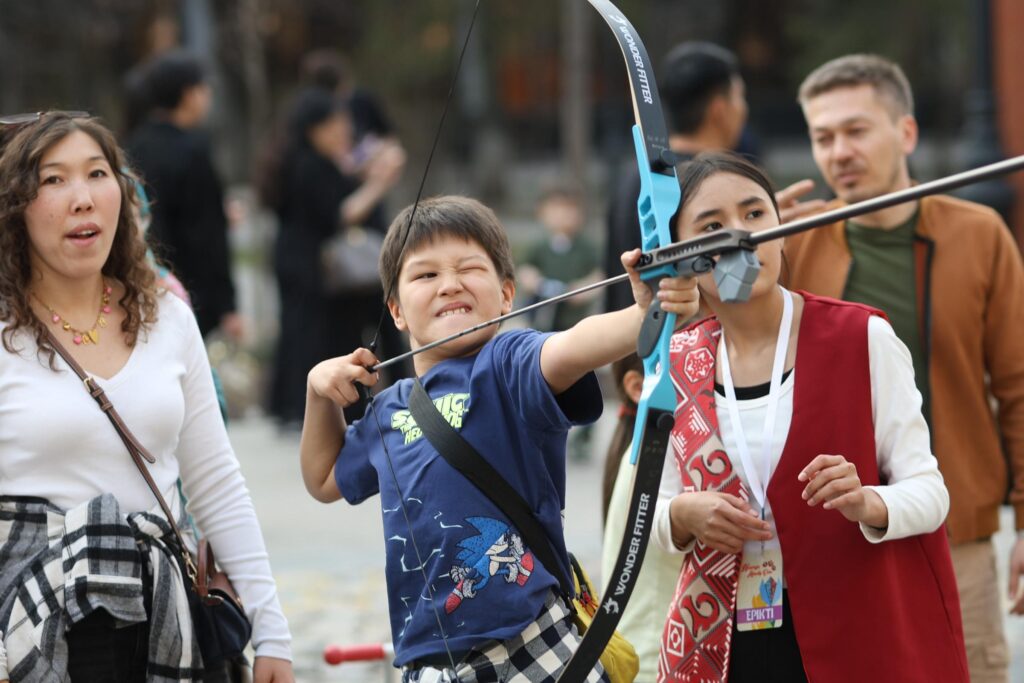 Digital Fest Almaty: роботы и технологии будущего на пешеходной улице Панфилова 4 Digital Fest Almaty: роботы и технологии будущего на пешеходной улице Панфилова