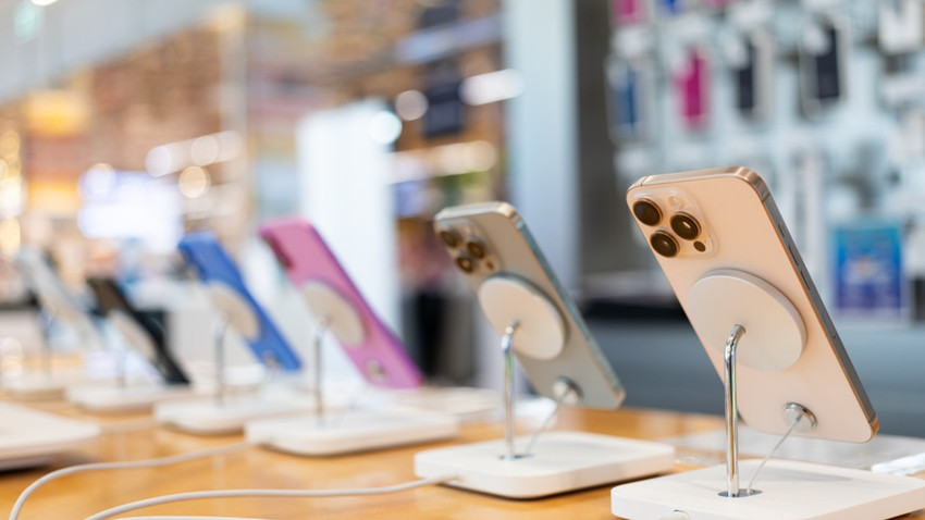 apple 6 yeni iphone modeliyle geliyor birinin ekrani katlanabilecek udqt