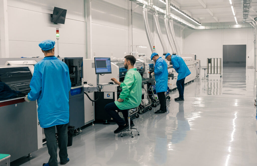 Silk Road Electronics увеличивает производство и запускает выпуск техники 2026 модельного года