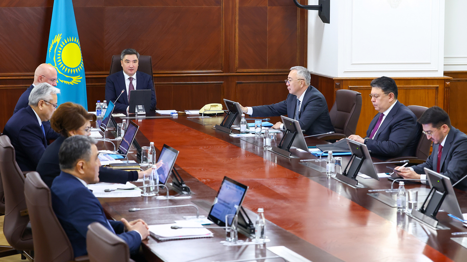 70 тысяч жалоб за год: Бектенов раскритиковал работу акиматов и водоканалов