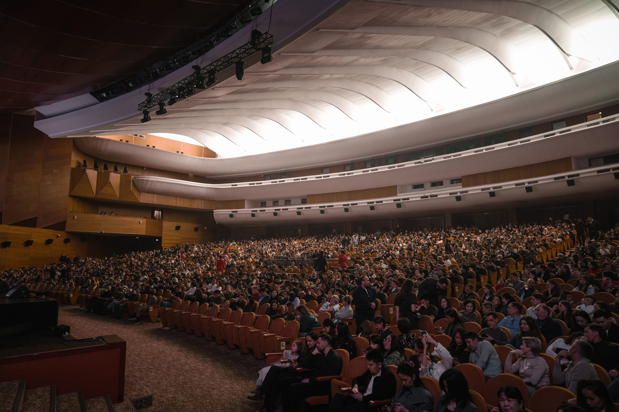 В Алматы прошёл концерт Ne Prosto Orchestra при поддержке Škoda Qazaqstan