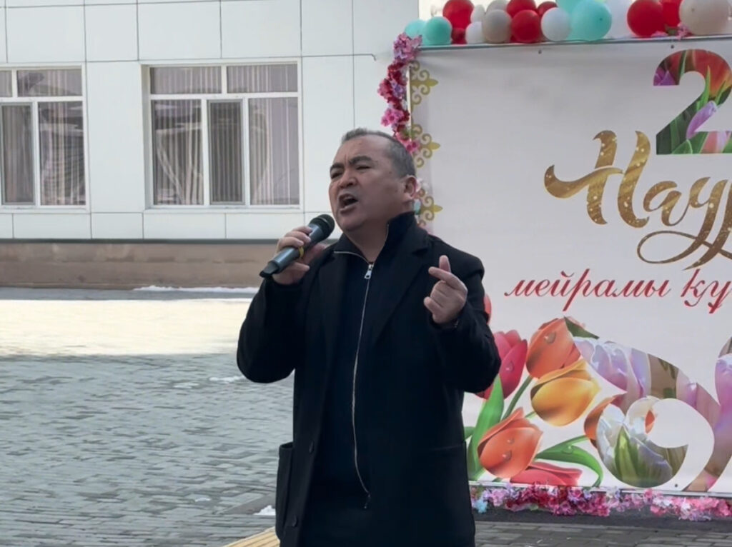 Ярмарки, концерты и фотозоны: как в Алматы создают праздничную атмосферу на участках референдума