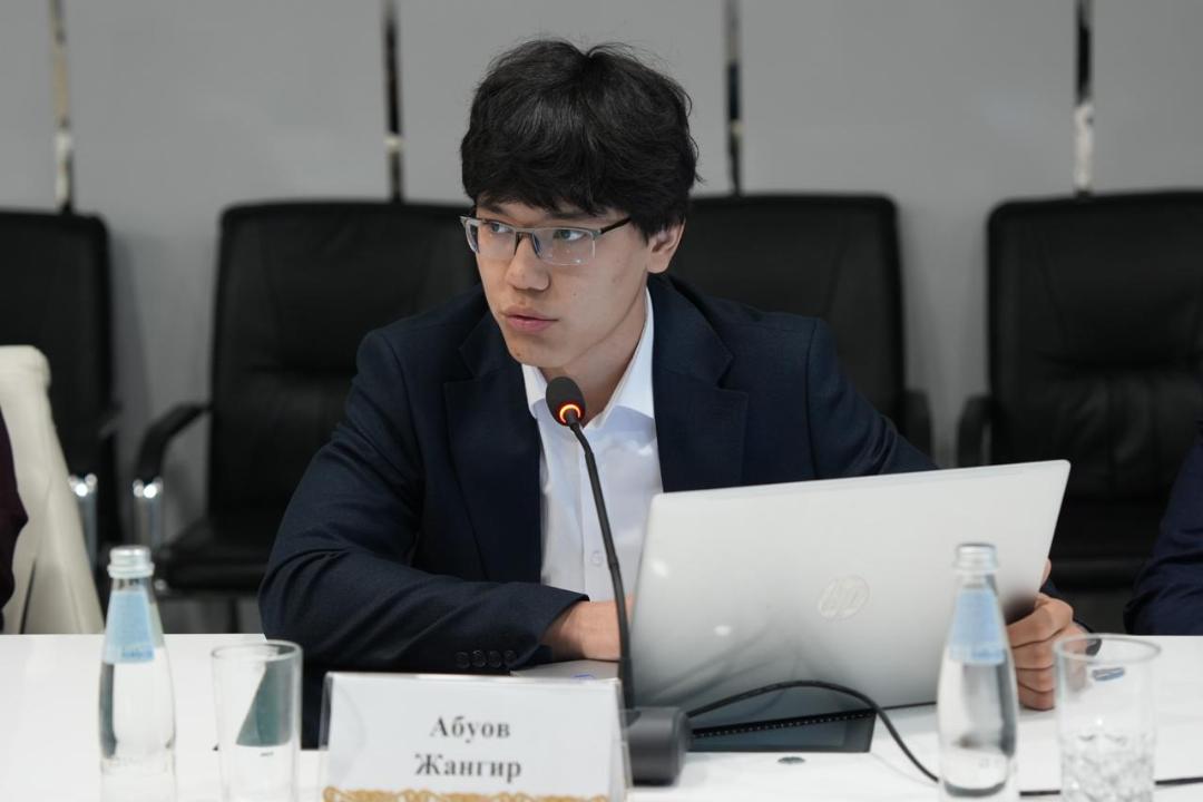 Школьник из Астаны создал платформу для подсчёта расхода воды