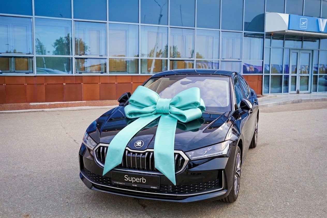 Чемпионский характер: Казыбеку Калмагамбетову вручили новый Škoda Superb от Allur