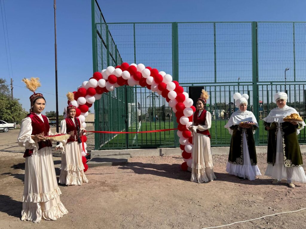 В Шуском районе открыли новые спортивные и детские площадки при поддержке «Казахмыса»