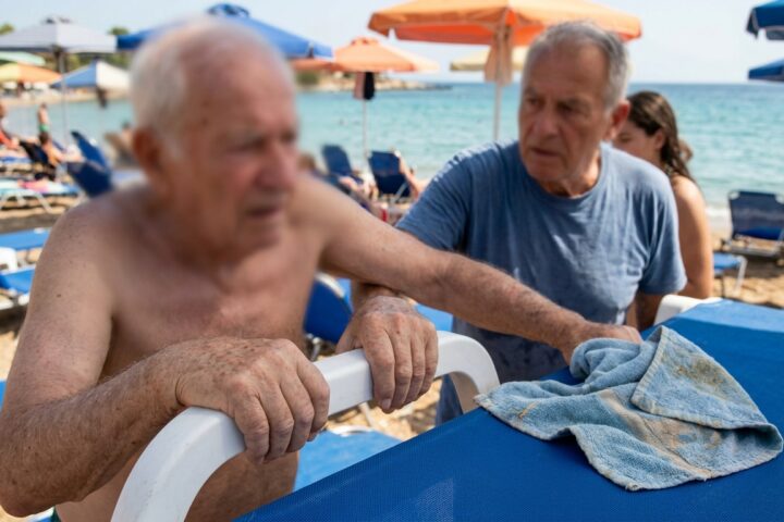 Спор из-за лежака на греческом пляже закончился смертью пенсионера