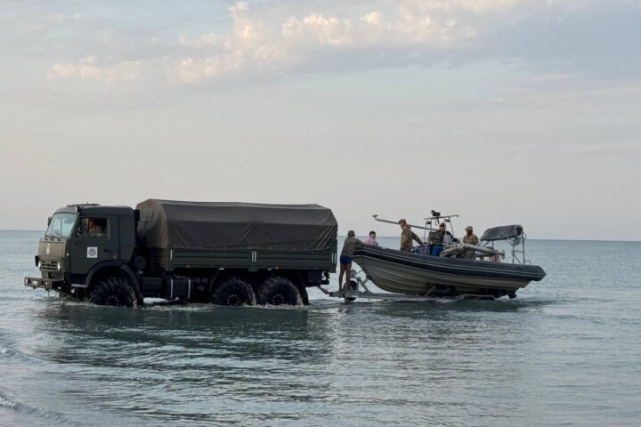 На Каспии нашли тела двух пропавших военных: поиски завершены