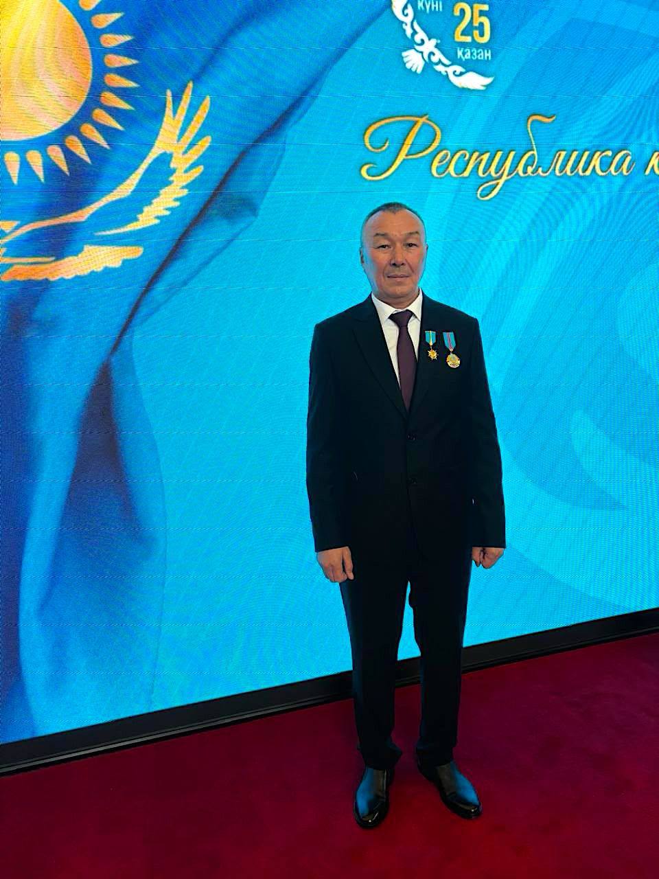 Президент присвоил звание «Қазақстанның Еңбек Ері» металлургу из «Казахмыса» Абдрашиту Доспанову 2 Президент присвоил звание «Қазақстанның Еңбек Ері» металлургу из «Казахмыса» Абдрашиту Доспанову
