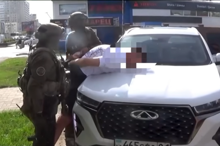 В Астане пятеро участников наркогруппы получили до 17 лет тюрьмы