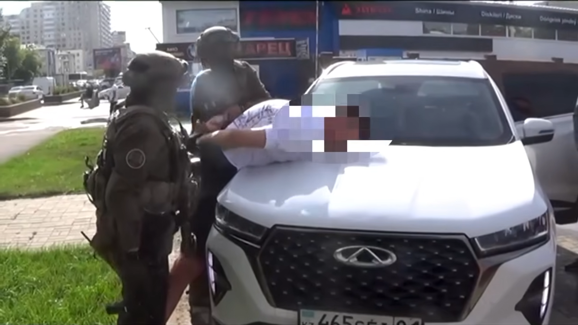 В Астане пятеро участников наркогруппы получили до 17 лет тюрьмы