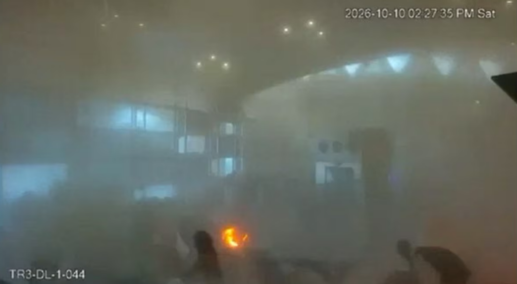 При атаках на аэропорт Эр-Рияда погибли 14 человек